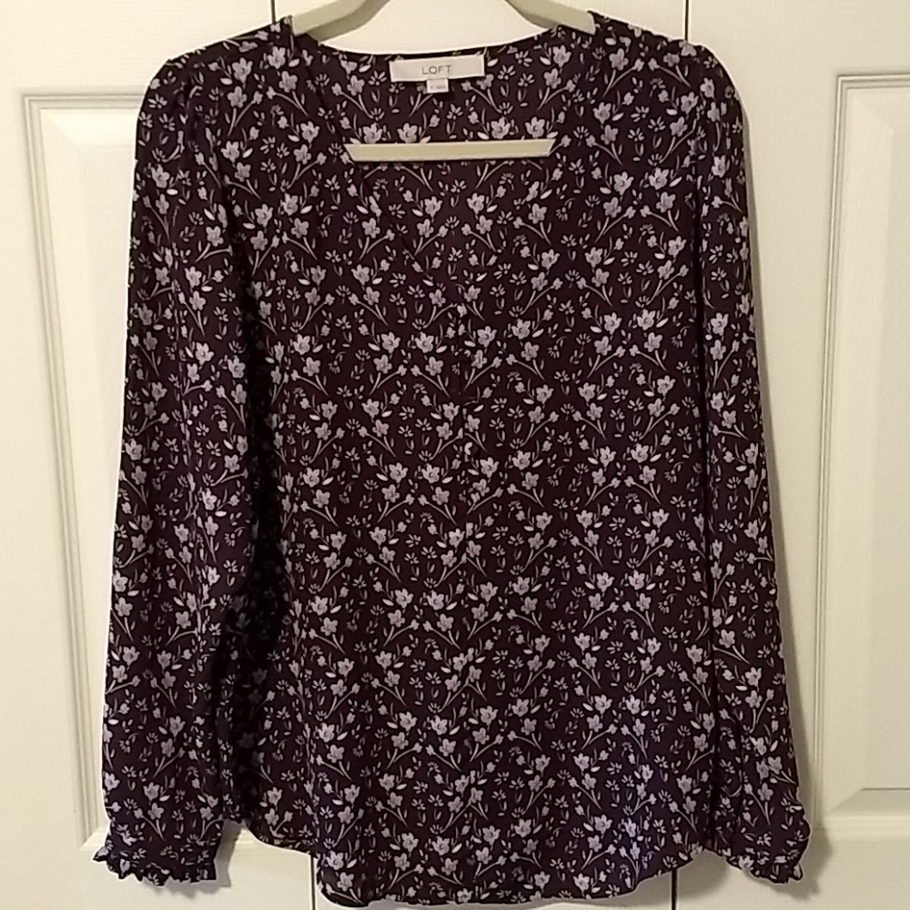 BEAUTIFUL PLUM FLORAL Loft Top ruffled cuff